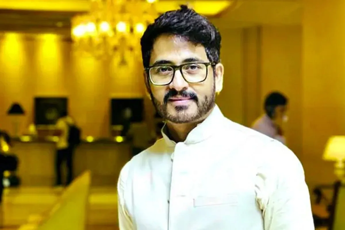 West Bengal BJP candidate list : বিতর্কের মাঝেই বিজেপির বড় সিদ্ধান্ত, খড়গপুরে হিরণের জায়গায় দিলীপ - West Bengal News 24