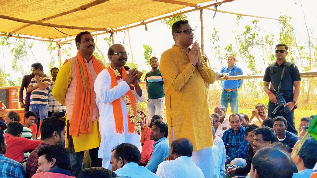 Saumitra Khan : ‘দু’চড়’ থিওরি নিয়ে ভোটের ময়দানে সৌমিত্র, শুরু জোর বিতর্ক - West Bengal News 24