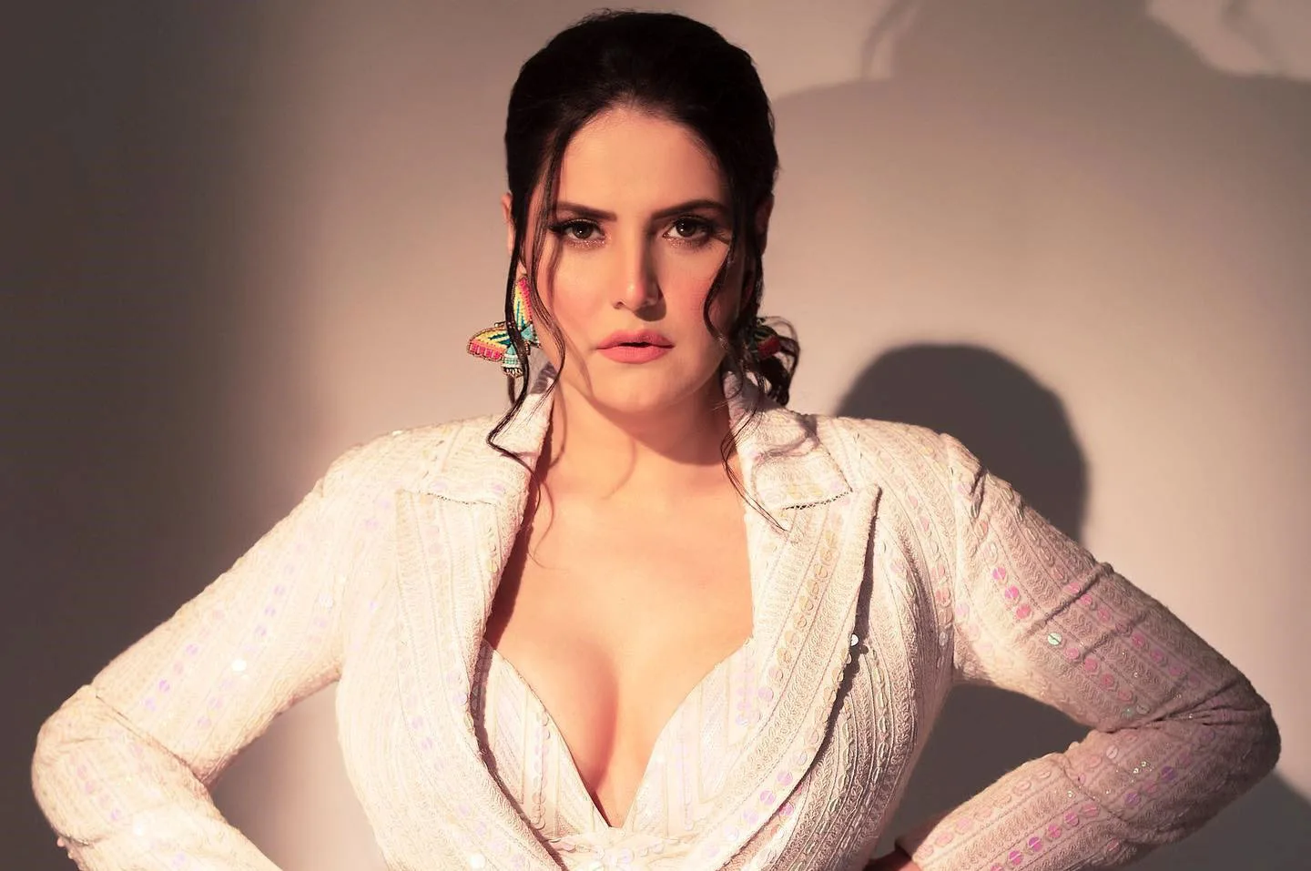 Zareen Khan : ‘হঠাৎ ব্রা পরে শুটিং করতে বলা হত!’ বলিউডের অন্দরমহল নিয়ে বিস্ফোরক জারিন খান - West Bengal News 24