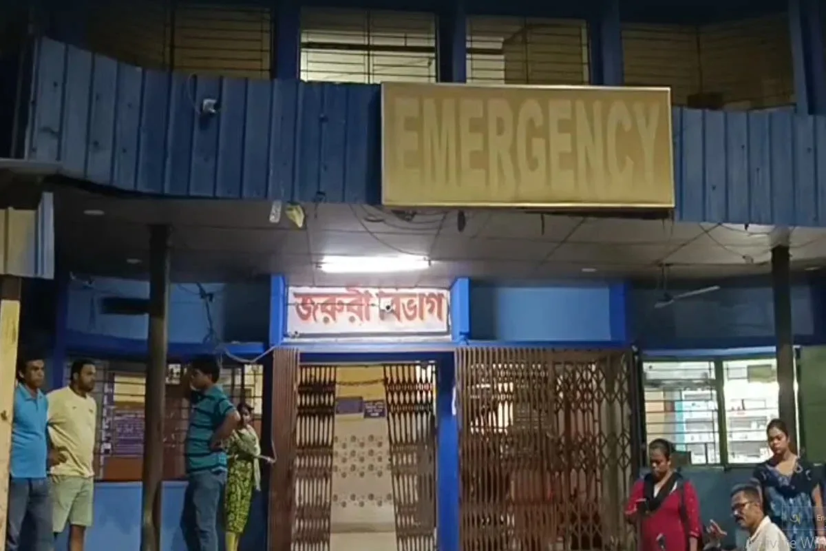 ভোটের আগে উত্তপ্ত হালিশহর! তৃণমূল কর্মীকে লক্ষ্য করে এলোপাথাড়ি গুলি, অল্পের জন্য প্রাণে বাঁচলেন প্রসেনজিৎ - West Bengal News 24 ভোটের আগে উত্তপ্ত হালিশহর! তৃণমূল কর্মীকে লক্ষ্য করে এলোপাথাড়ি গুলি, অল্পের জন্য প্রাণে বাঁচলেন প্রসেনজিৎ - West Bengal News 24