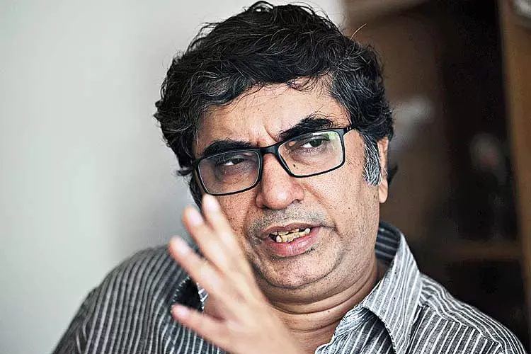 Anik Dutta death news : ছাদ থেকে পড়ে প্রয়াত অনীক দত্ত! ‘ভূতের ভবিষ্যৎ’ পরিচালকের আকস্মিক মৃত্যুতে ঘনাচ্ছে রহস্য - West Bengal News 24 Anik Dutta death news : ছাদ থেকে পড়ে প্রয়াত অনীক দত্ত! ‘ভূতের ভবিষ্যৎ’ পরিচালকের আকস্মিক মৃত্যুতে ঘনাচ্ছে রহস্য - West Bengal News 24