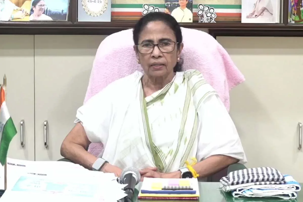 ‘২১ জুলাইয়ের আগে লোটাকম্বল নিয়ে চলে যান’, বিক্ষুব্ধদের উদ্দেশে কড়া বার্তা মমতার - West Bengal News 24