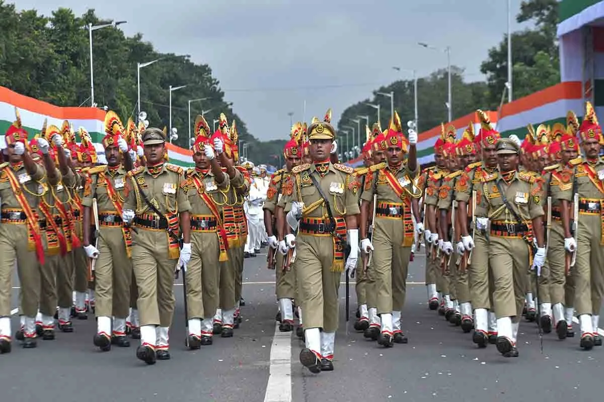 স্বাধীনতা দিবসে রেড রোডে ডিউটি, মোবাইলে চোখ নয়! পুলিশকর্মীদের কড়া নির্দেশ লালবাজারের - West Bengal News 24 স্বাধীনতা দিবসে রেড রোডে ডিউটি, মোবাইলে চোখ নয়! পুলিশকর্মীদের কড়া নির্দেশ লালবাজারের - West Bengal News 24